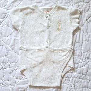 10/$20 ❄️ Snugabye Onesie